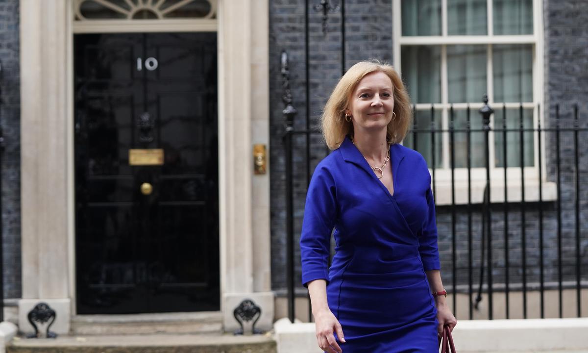 Johnson Replaces Foreign Secretary in UK Cabinet Reshuffle