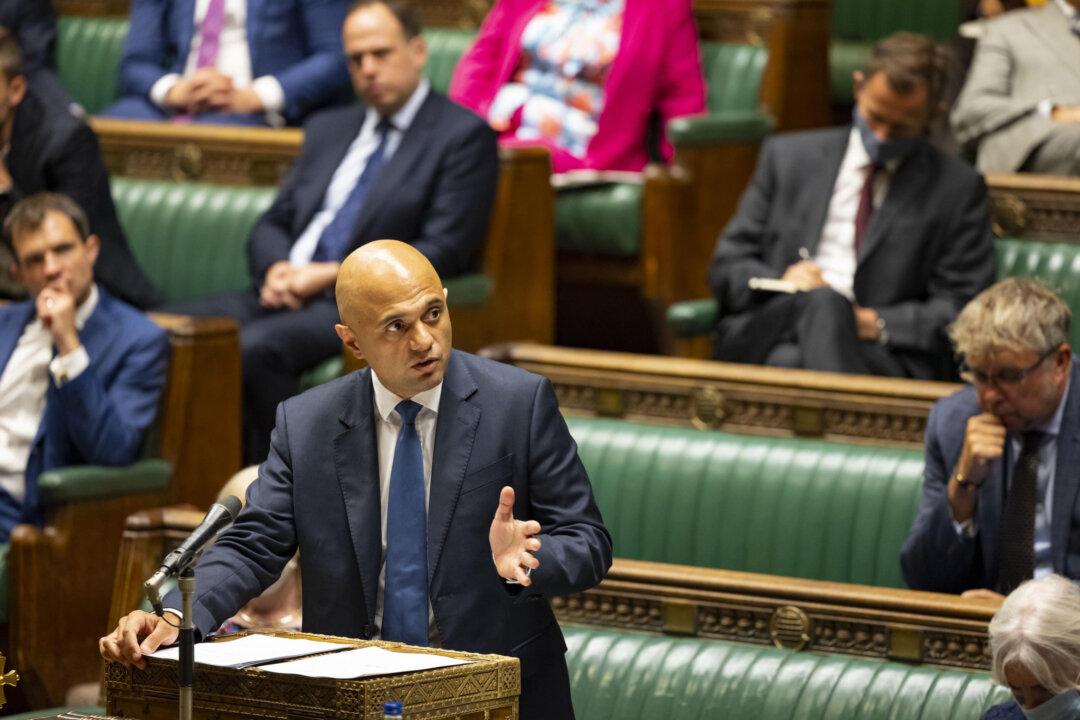 Ministers Not Wearing Masks ‘Perfectly Consistent’ With Government Advice: UK Health Secretary