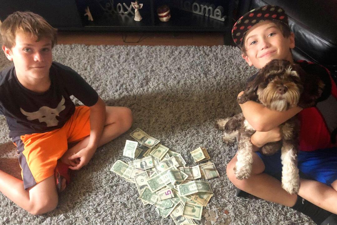 2 Boys in Kroger Checkout Count Their Money, Are Short $4—Until Man Behind Them Intervenes