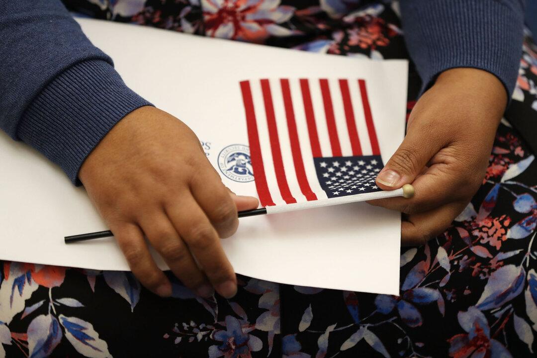 New Bill Would Provide Pathway to Citizenship to 200,000 Children of Legal Non-Immigrant Workers