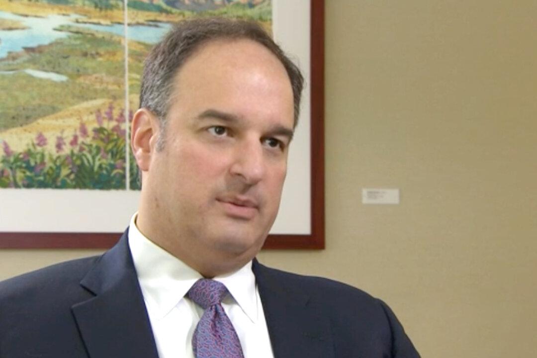 Former Clinton Campaign Lawyer Objects to Jurors Being Asked About Trump–Russia Narrative