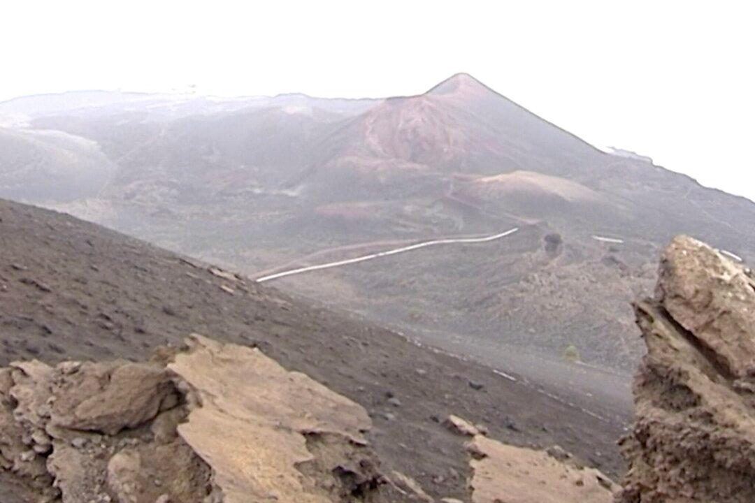 Threat of Volcanic Eruption Puts Spanish Island on Alert