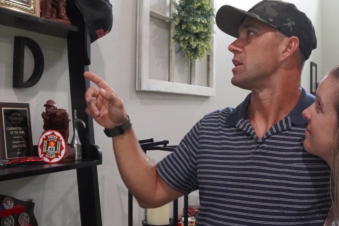 Florida Firefighters Fear Losing Their Jobs to Vaccine Mandates