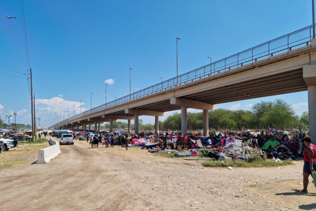 US Authorities Accelerate Removal of Haitians at Border With Mexico