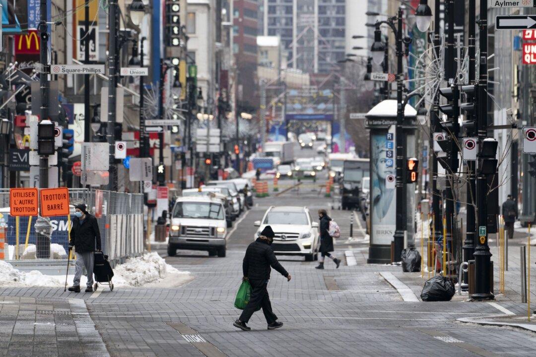 Wealthiest Canadians Saved in 2020, While Low-Income Households Accumulated Debt