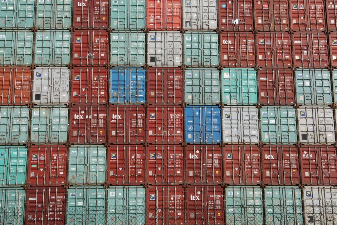 Australian Trade Minister Seeks French Meeting, Confident Subs Row Won’t Derail EU Talks