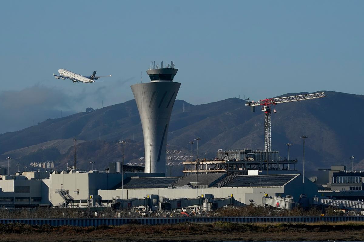Congressional Watchdog Calls for Urgent FAA Reforms to Modernize Air Traffic Control Systems
