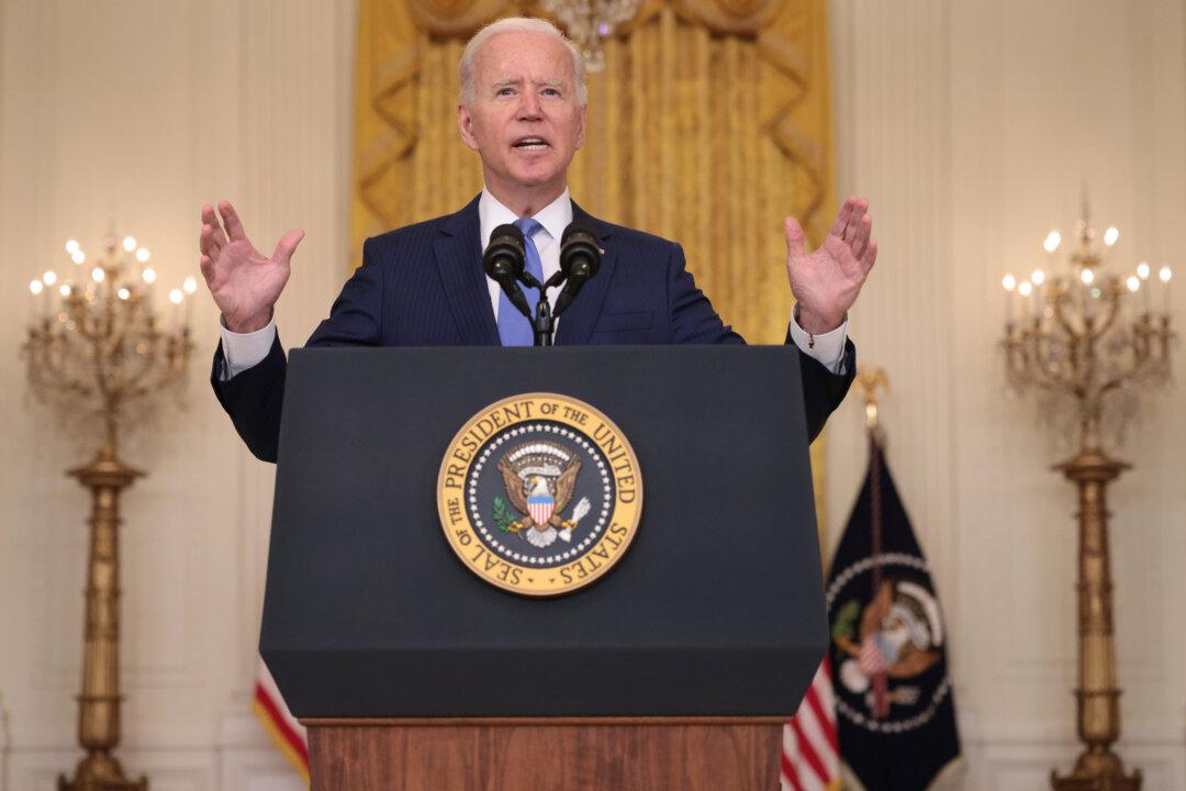 Banks Oppose Biden’s New Proposal on IRS Reporting