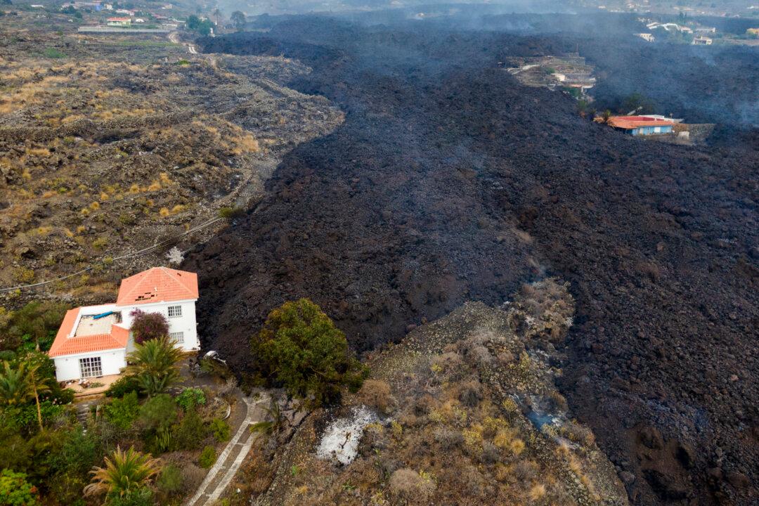 Toxic Gas, New Rivers of Molten Lava Endanger Spanish Island