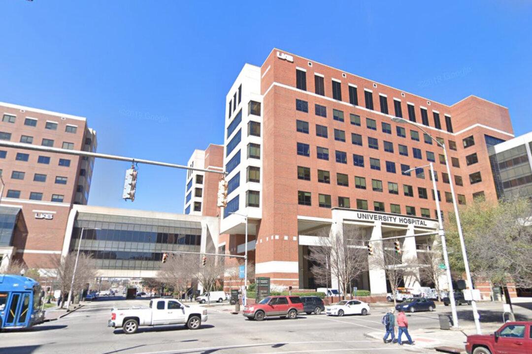 Alabama Health Care Group Halts COVID-19 Vaccine Mandate on Staff