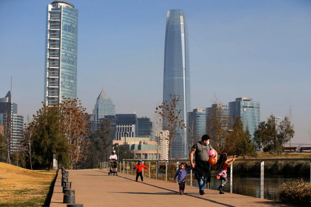 Chileans Respond to COVID-19 Vaccine Use on Children as Young as 6 Years Old