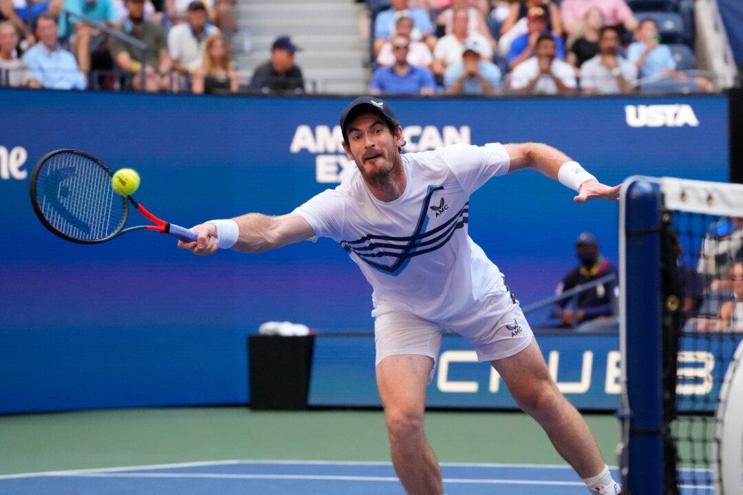 Confident Murray Aiming Higher After Tweaking Service Action