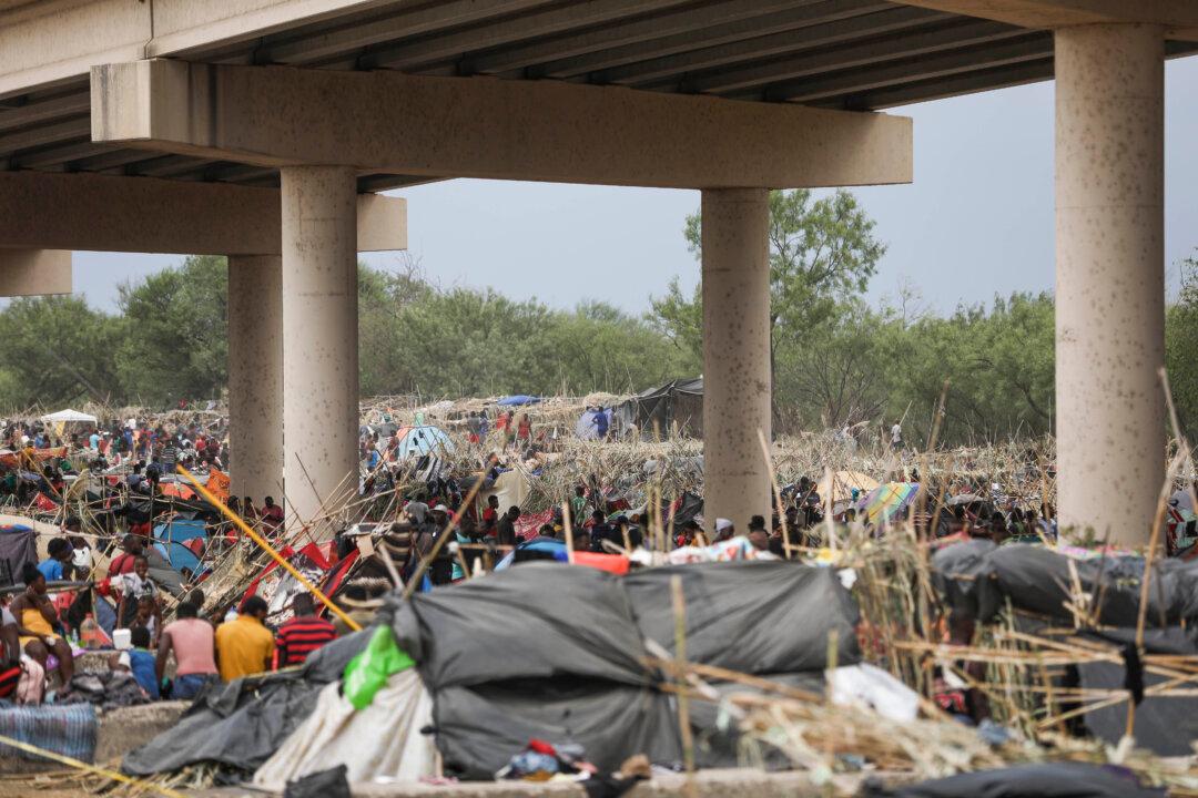 Experts: Del Rio Bridge Shantytown Could Cause Outbreak of COVID-19, Other Diseases