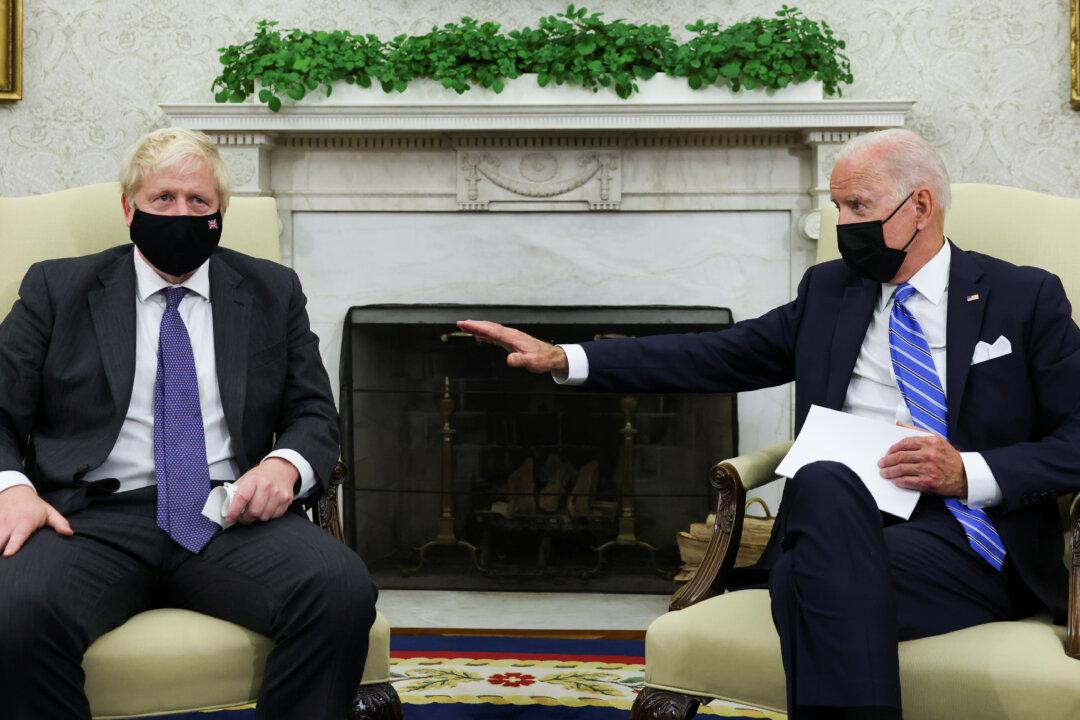 White House Reporters File ‘Formal Complaint’ Against Biden After Aides Shout Them out of Oval Office