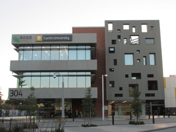 Front of a building at Curtin University in Perth, Australia, on Aug. 13, 2018. (Orderinchaos/Wikimedia Commons)