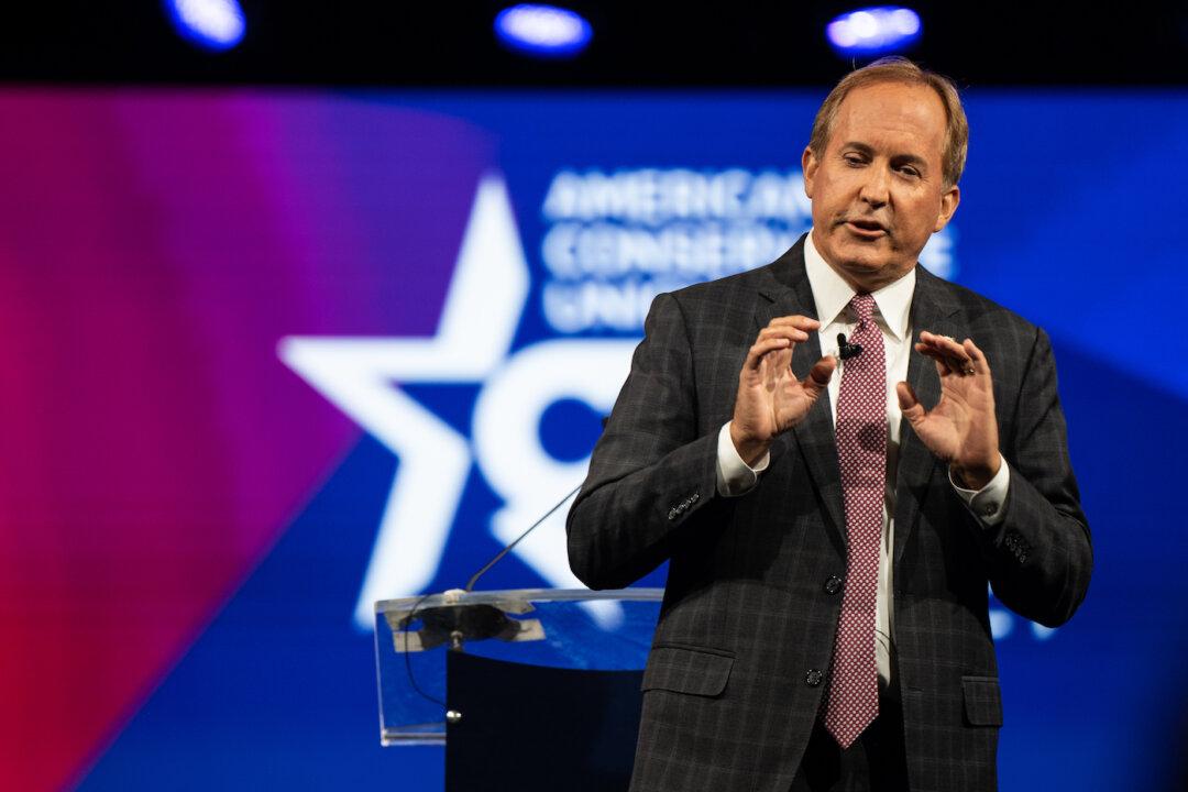 Biden’s COVID-19 Vaccine Mandate for Private Businesses ‘Unconstitutional’: Texas AG Ken Paxton