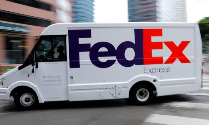 FedEx CEO Anticipates ‘Worldwide Recession,’ Says Company Closing Down Stores