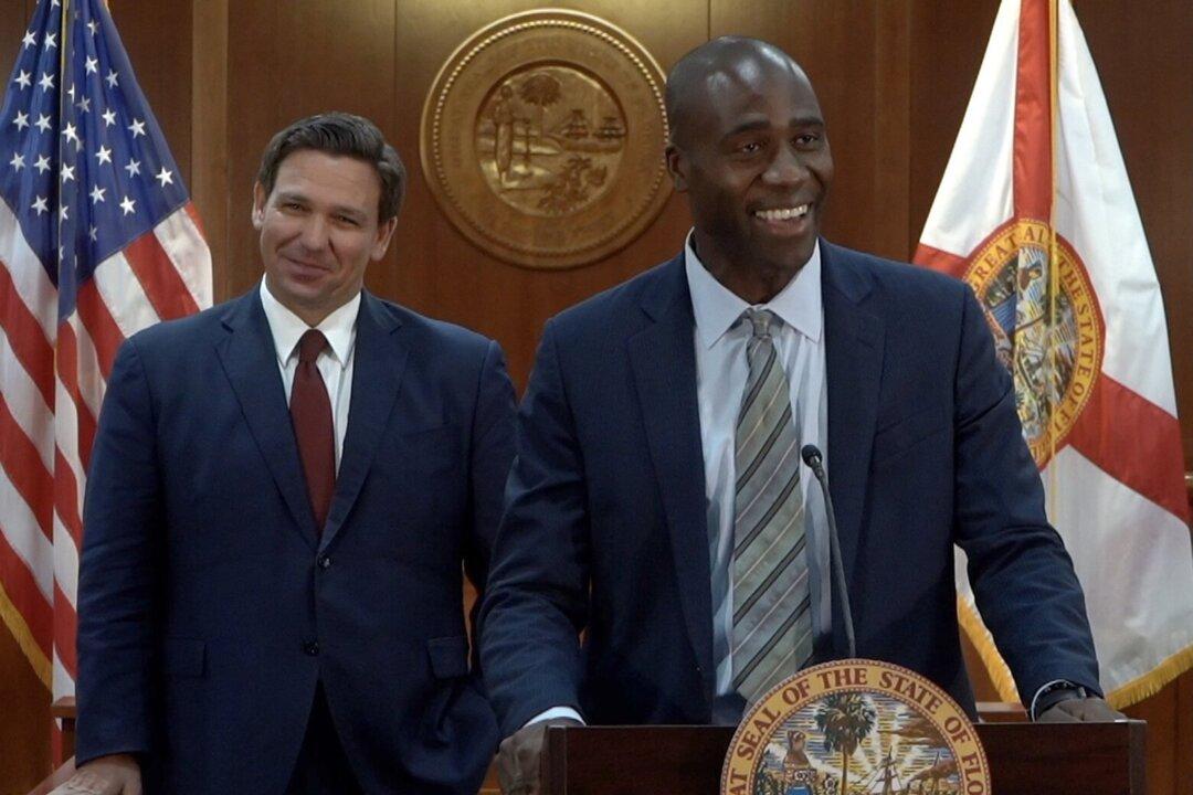 Researchers Decry Censorship in COVID Policy During Meeting With Gov. DeSantis