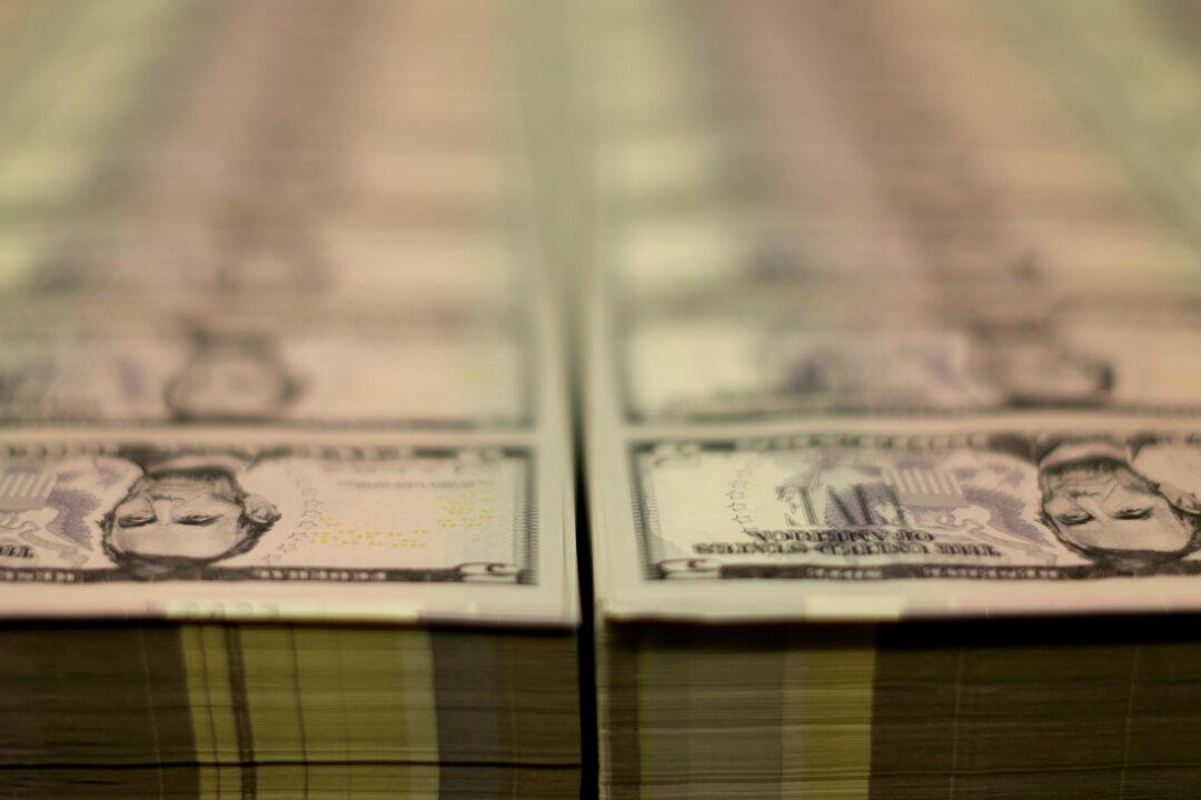 US Household Wealth Rose to Record $141.7 Trillion in Q2, Fed Says