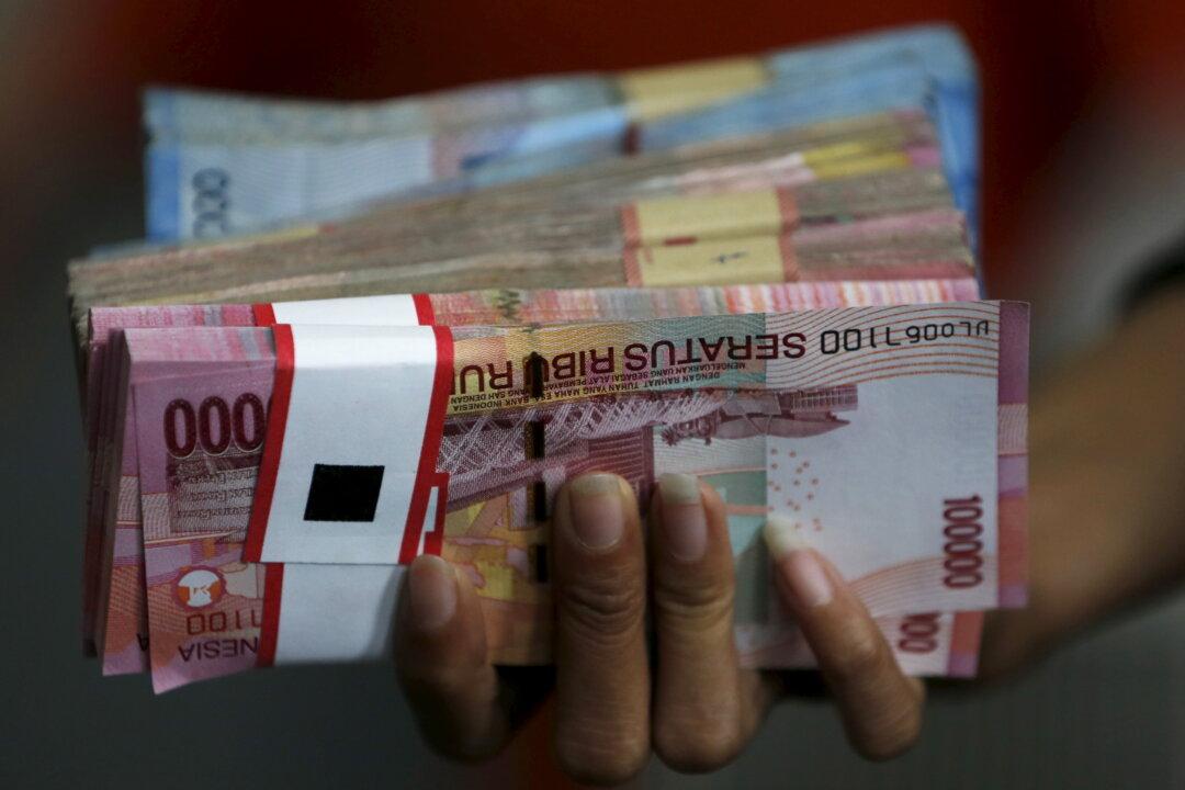 Short Bets on Asian Currencies Creep up on Fed Taper Outlook: Reuters Poll