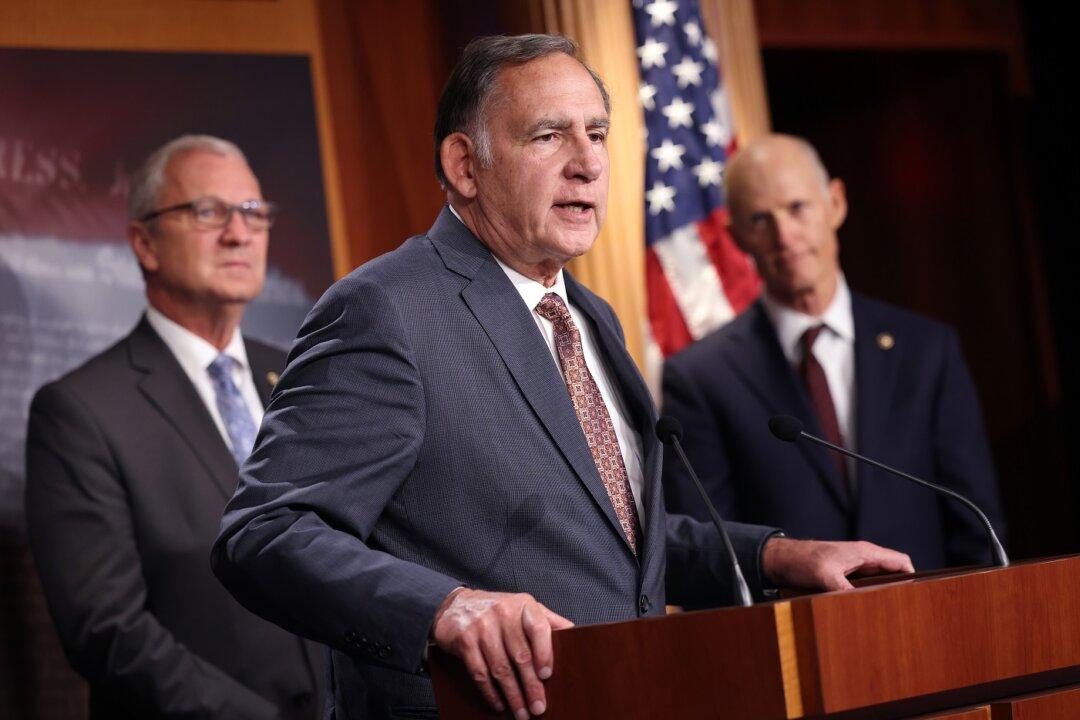 GOP Senators Introduce Bill to Block Biden’s ‘Weaponization’ of IRS Bank Account Surveillance