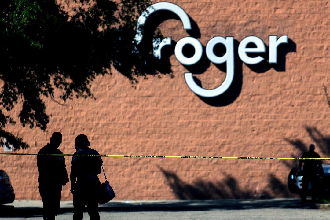 1 Dead, 12 Injured in Mass Shooting Inside Memphis-Area Kroger: Police