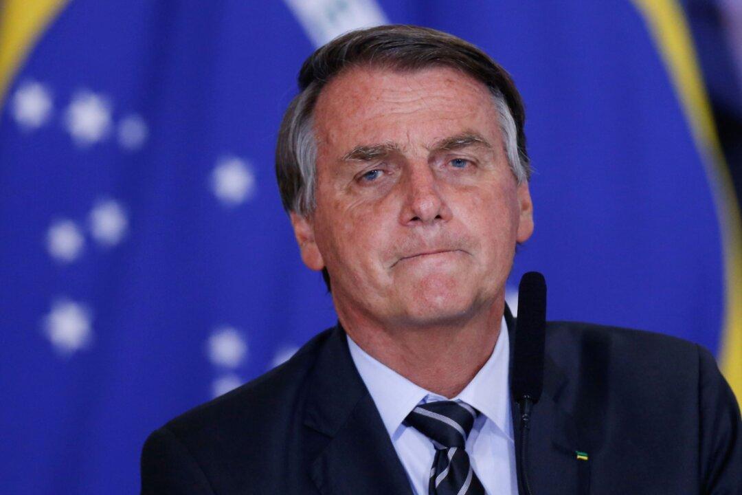 Brazil’s Bolsonaro Says UK’s Johnson Sought ‘Emergency’ Food Deal, British Embassy Differs