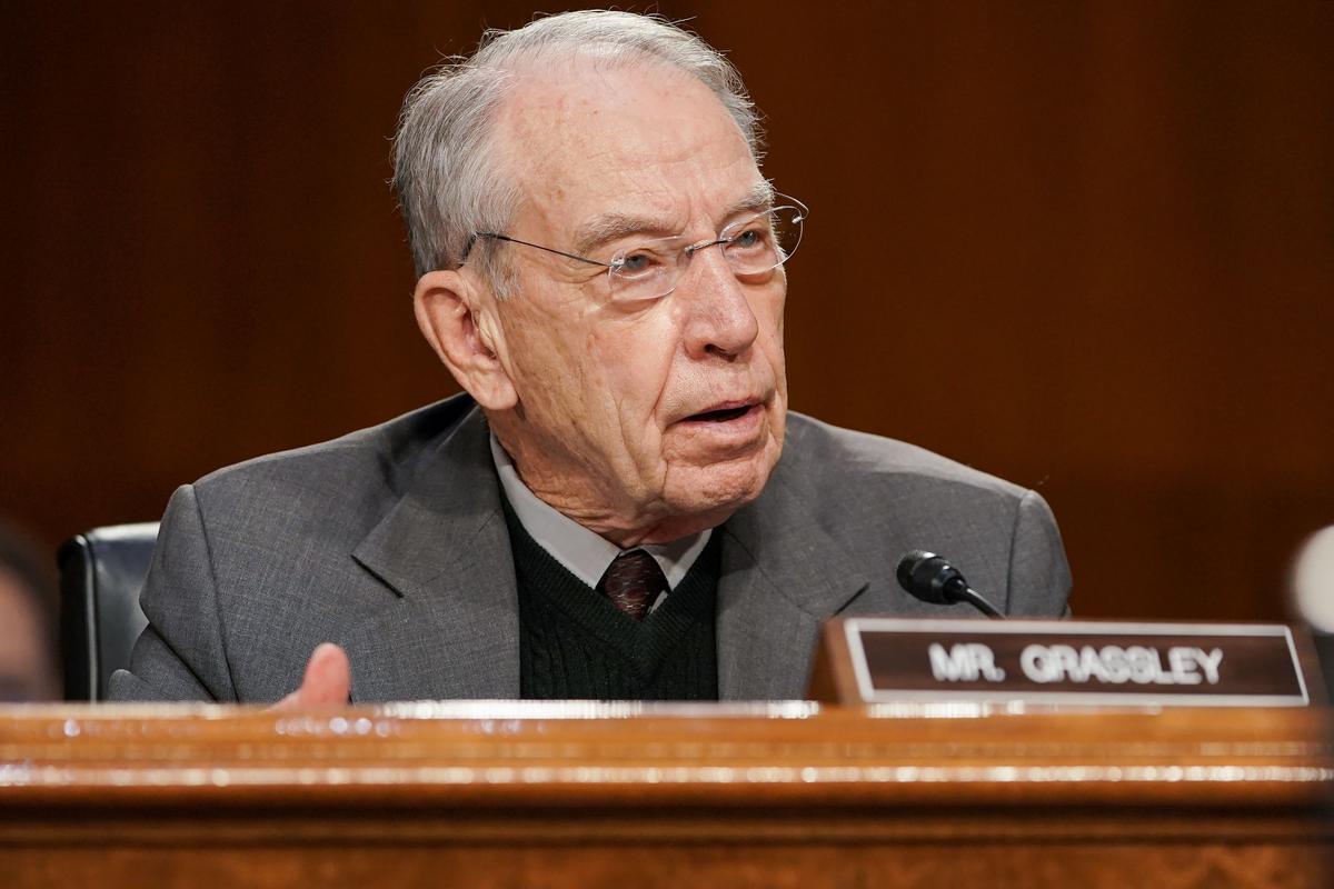 Sen. Chuck Grassley to Seek Eighth Term