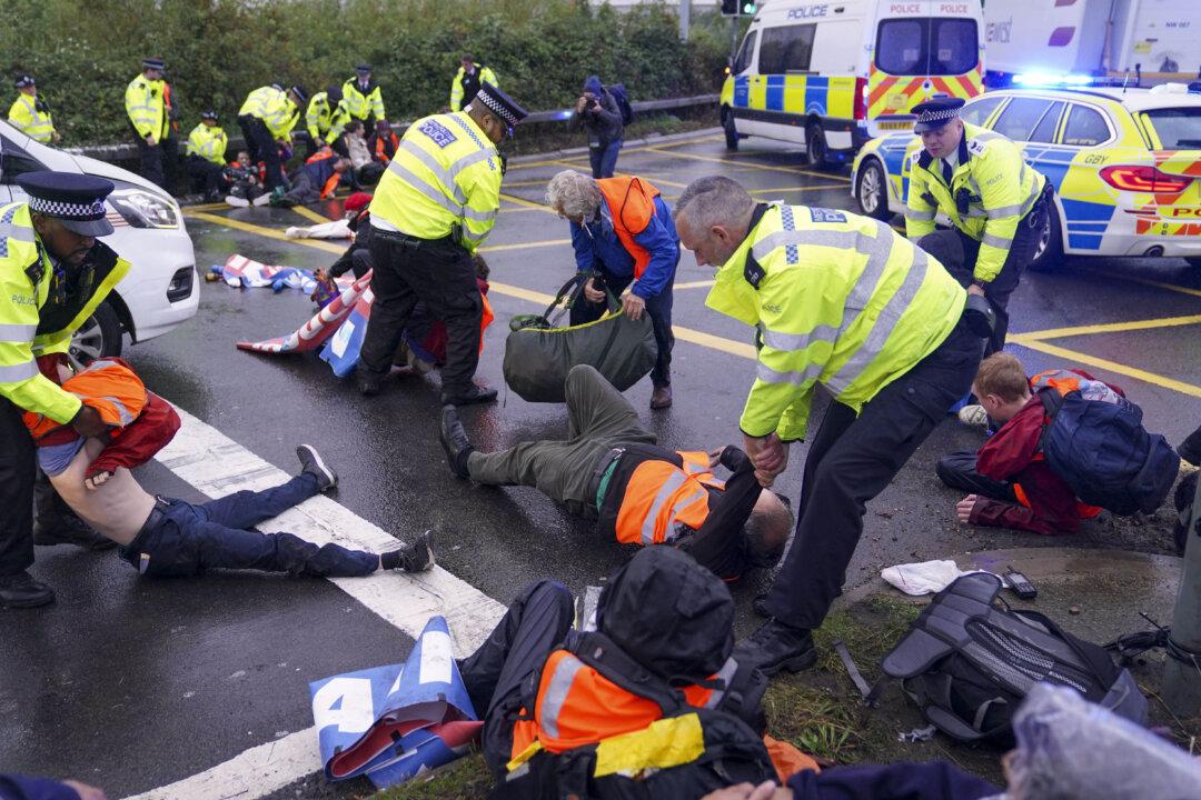 UK Police Vow to Tackle Protesters ‘Swiftly’ During UN Climate Meeting