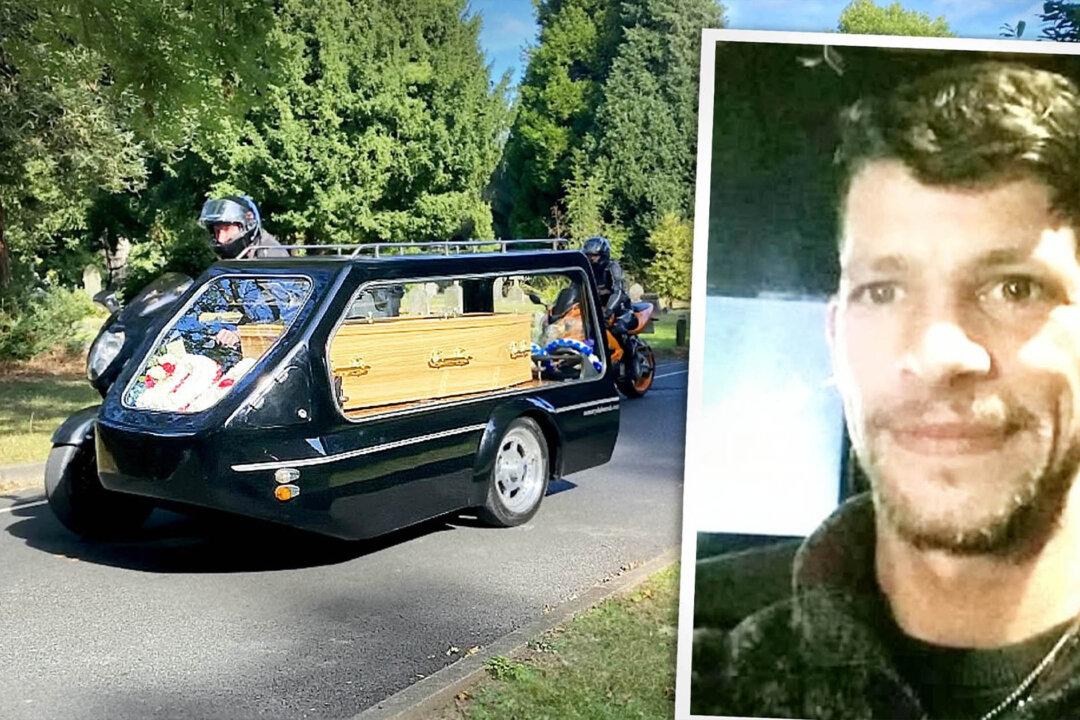 ‘One Last Ride’: Biker Lost in Tragic Accident Gets Coffin Side-Car, Escorted to Funeral by 100 Bikers