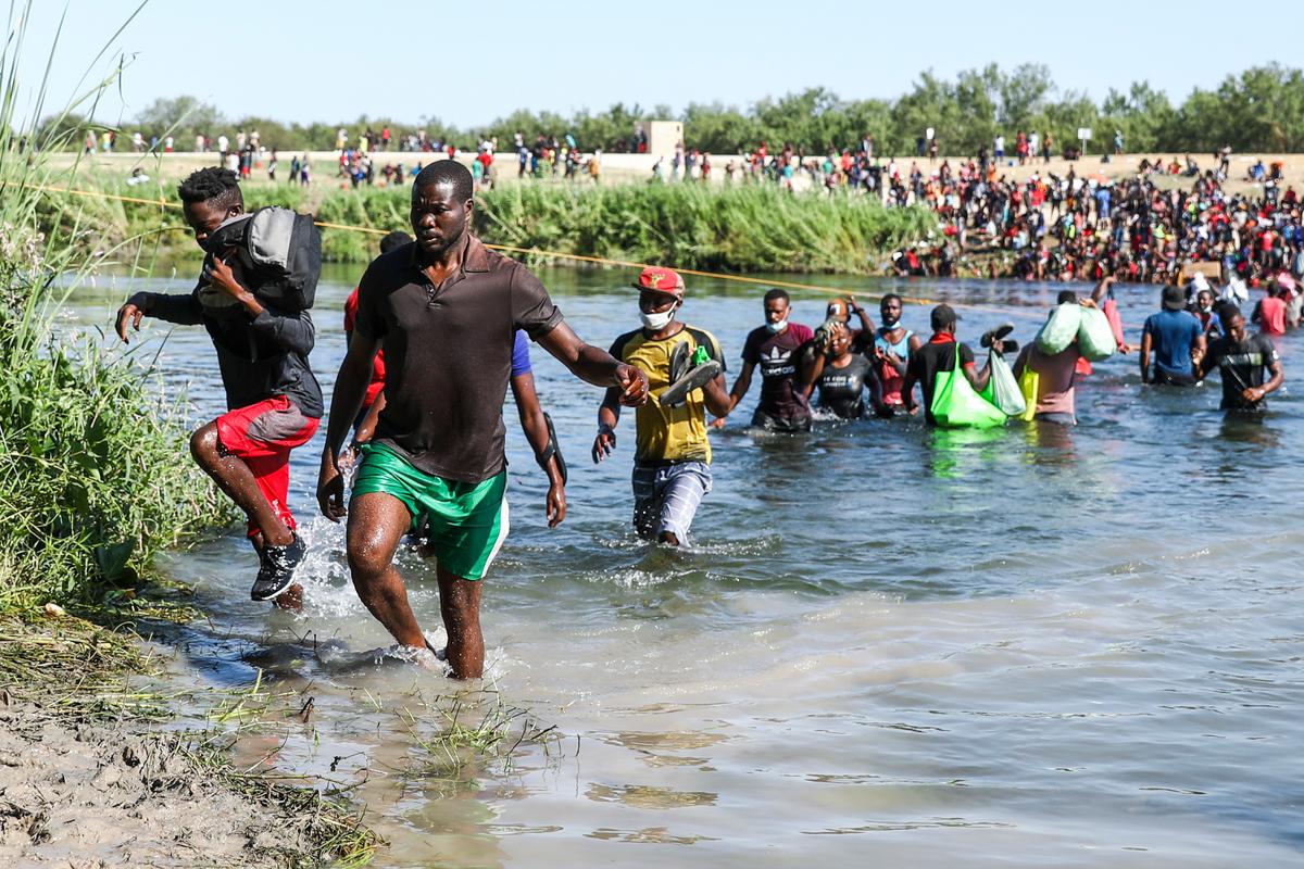 Record-High Arrests of Illegal Immigrants at US–Mexico Border During Biden’s First October