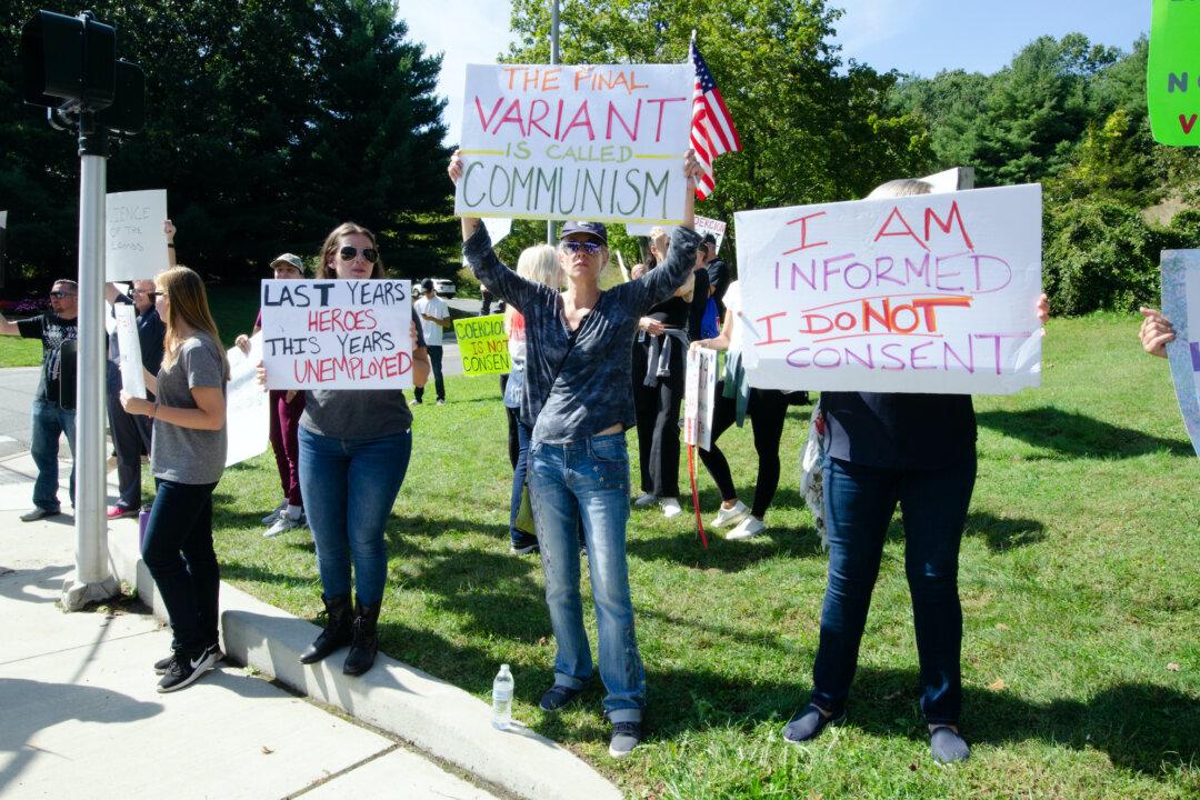 Unvaccinated Health Care Workers on Long Island Rally Against Vaccine Mandate