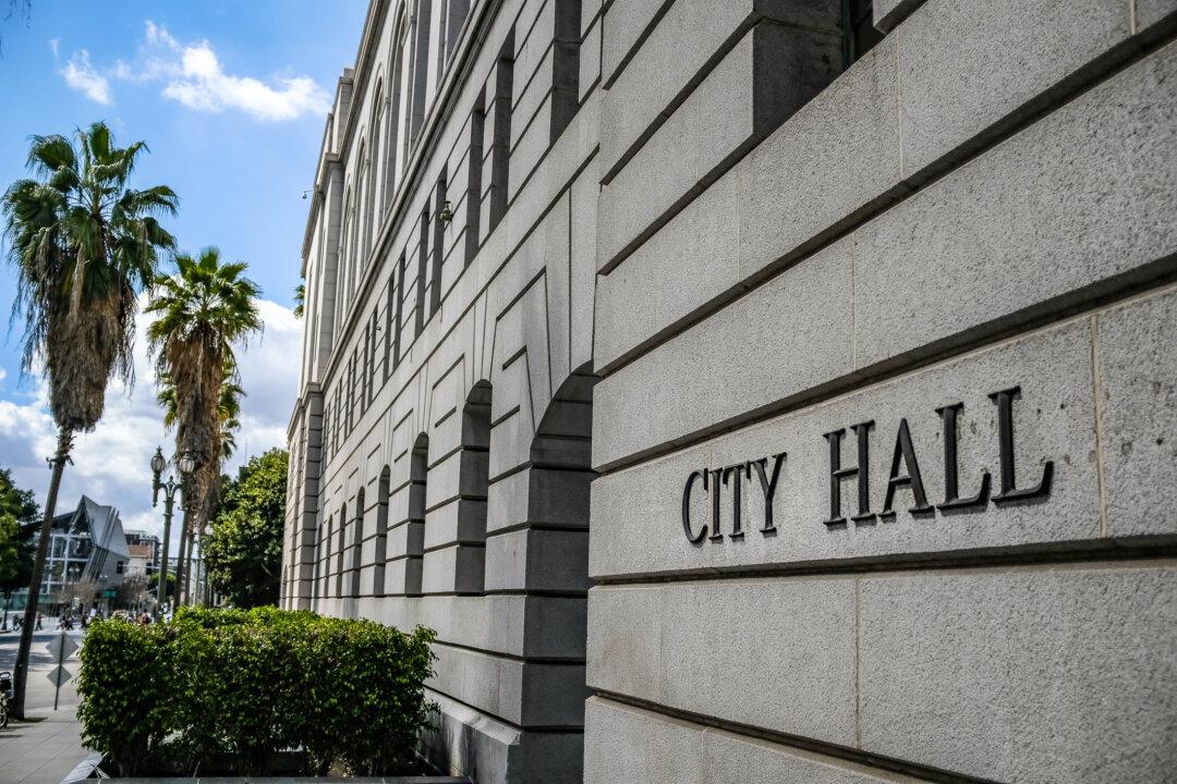 Mayoral Candidate Feuer Seeks 2022 Ballot Measure to Double Size of Council