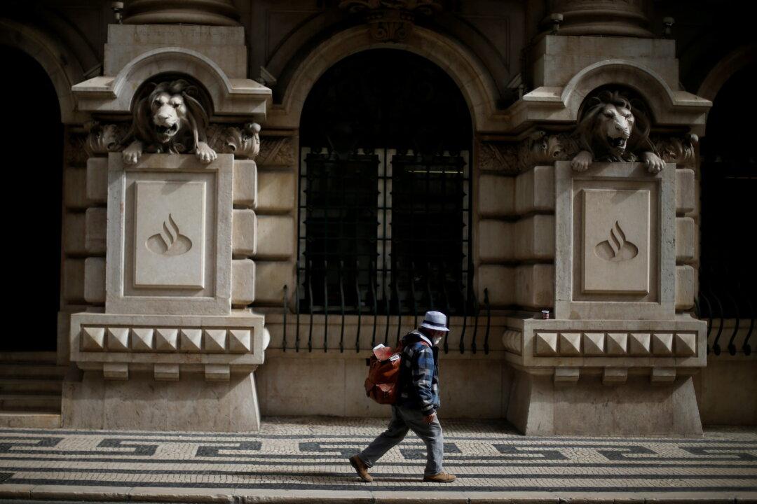 Santander to Pay Shareholder Remuneration of 1.7 Billion Euros