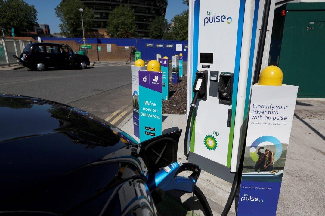 UK Electric Vehicle Charging Points ‘Not Keeping Pace’ With 2030 Target, UK MPs Told