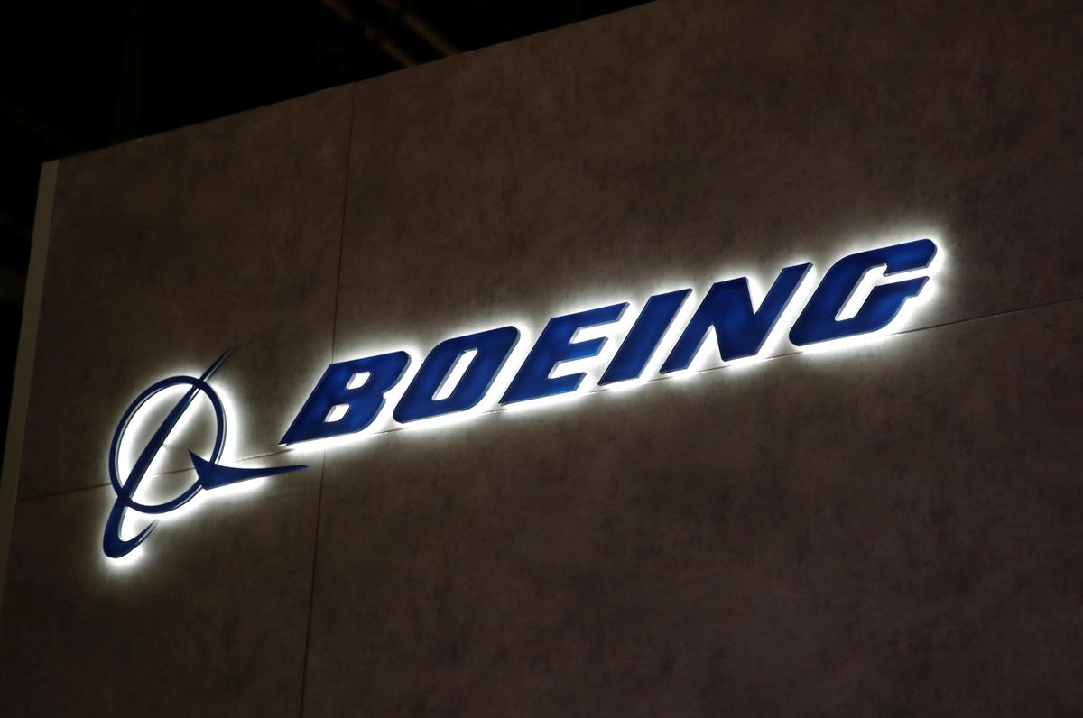 Boeing Tells Workers They Must Get COVID-19 Vaccine by December