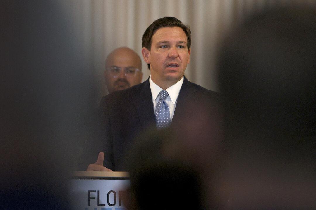 Florida Governor Signs Executive Order to Deal With ‘Reckless Immigration Policies’