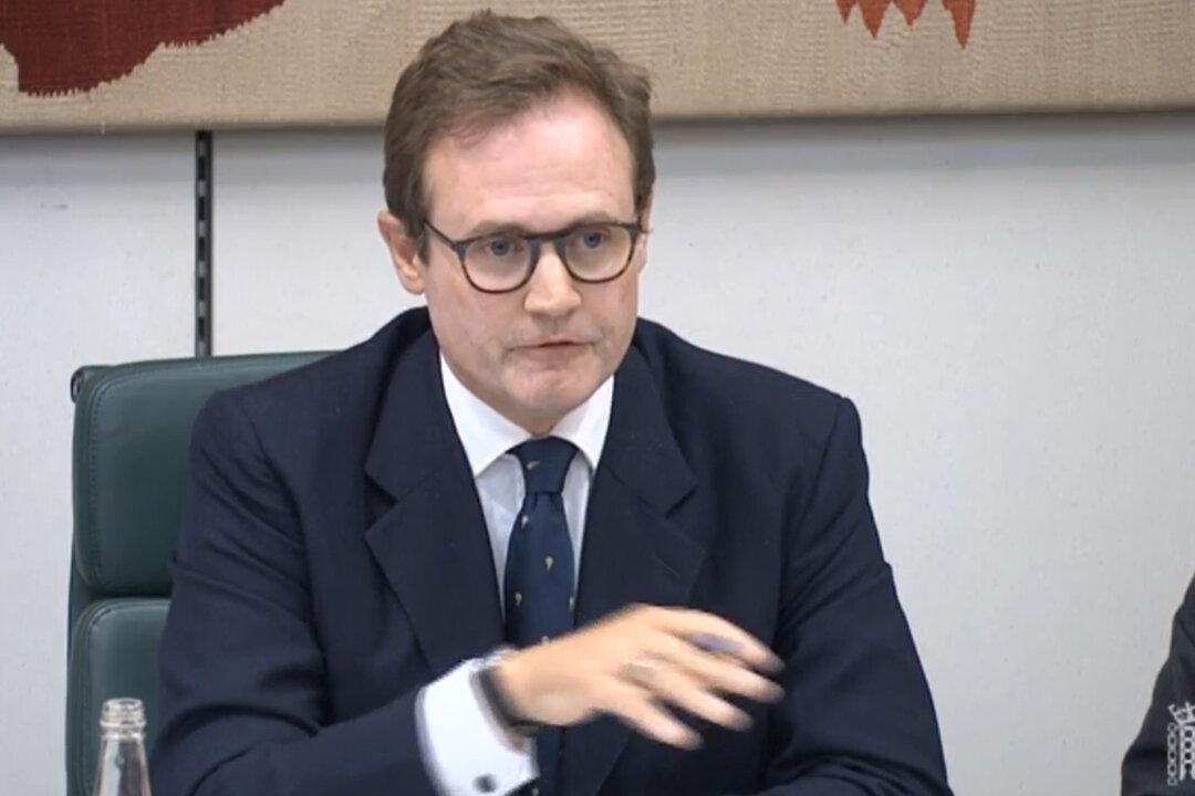 UK Government Should Tackle Chinese Influence, Over Dependency on Chinese Students in Universities: Lawmakers