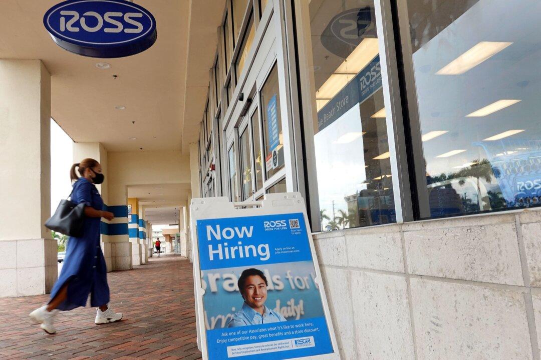 Fed’s Bostic: US Job Market in a ‘Jumble,’ but Economy on Firm Footing