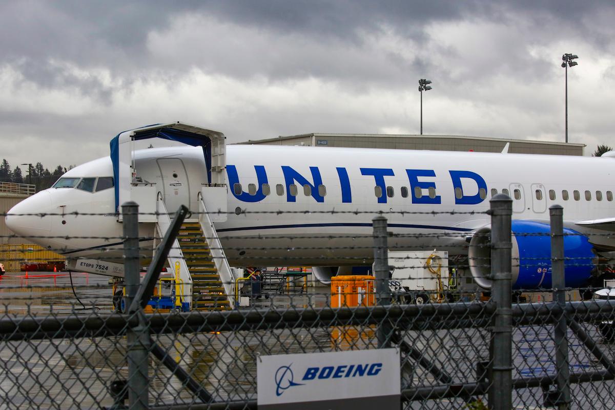 United Airlines Pauses COVID-19 Vaccine Mandate for Workers Seeking Religious, Medical Exemptions