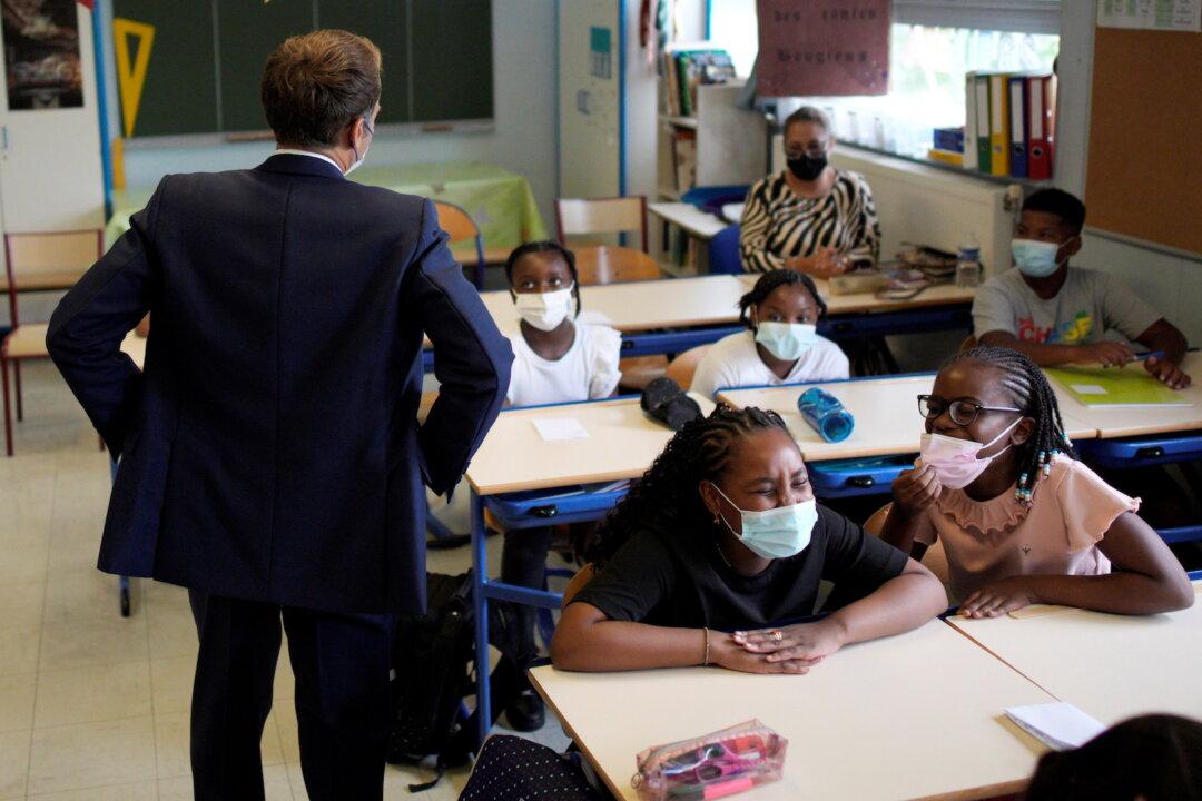 France to End Mandatory Mask Wearing for Students in Some Schools