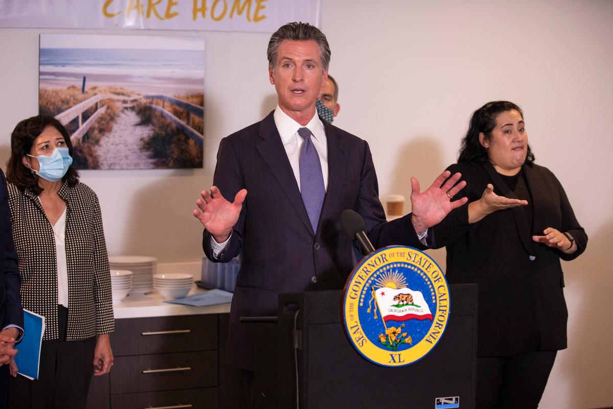 California Bans Small Off-Road Gas Engines, Including Lawnmowers and Chainsaws