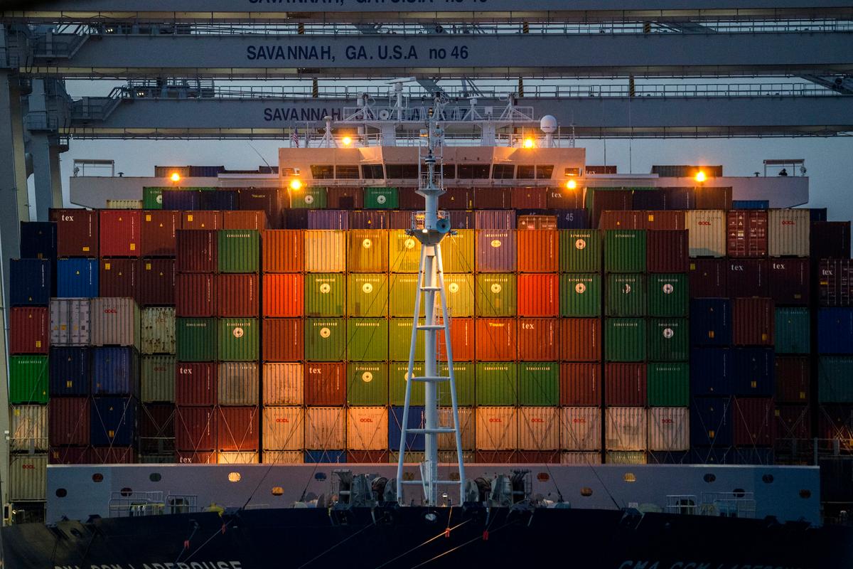 US Economy Seen Slowing as Atlanta Fed Cuts 3rd Quarter GDP Estimate
