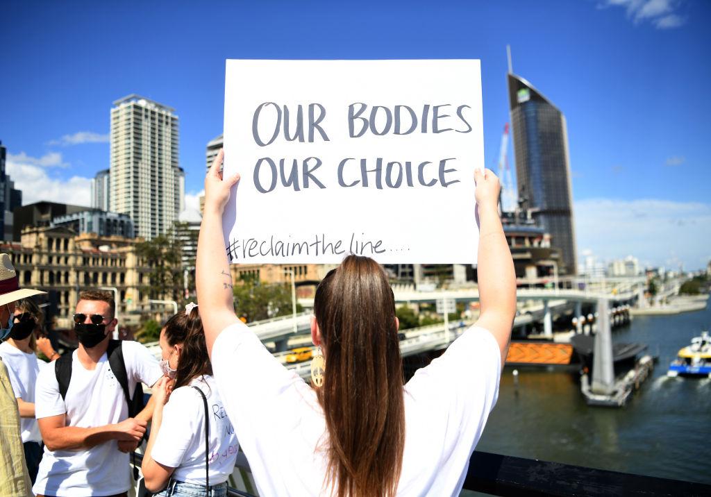 MP Receives 2,000 Inquiries in 2 Weeks Over Mandatory Vaccination