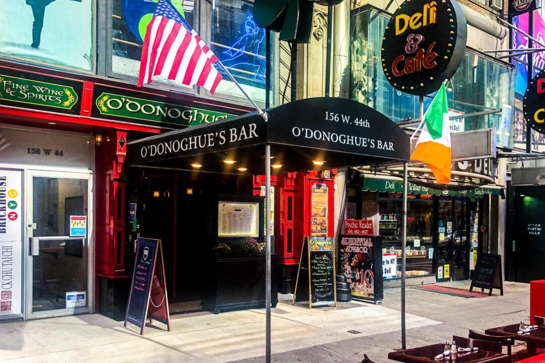 NYC Restaurateurs: Business Down 40 to 60 Percent Due to Vaccine Mandate