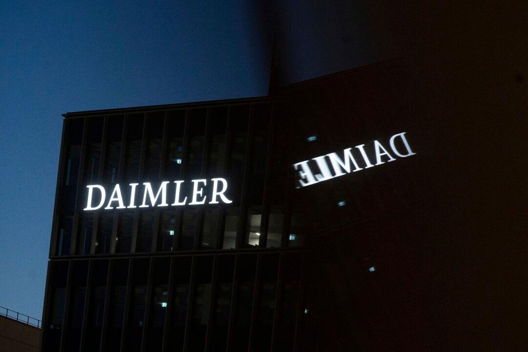 Daimler Powers Through Chip Crunch, 2021 Targets on Track