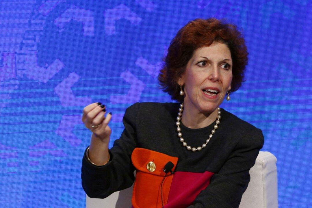 Fed’s Mester Repeats First Rate Hike Could Come at the End of 2022