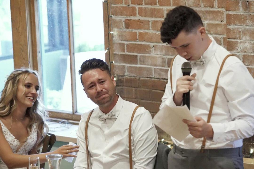 Groom’s Autistic Brother Leaves Guests in Tears and Stitches as He Delivers Best Man Speech