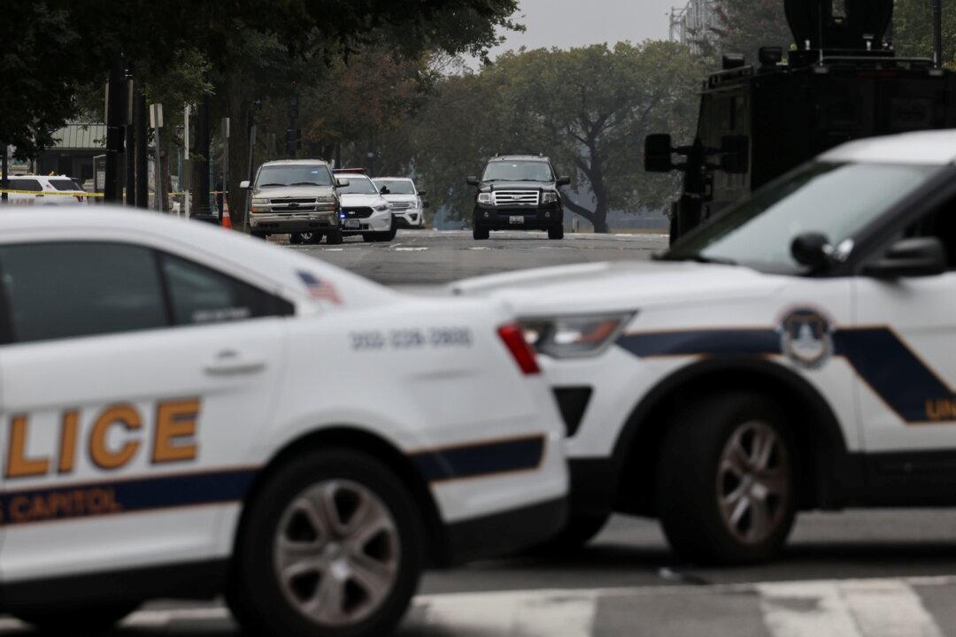 US Capitol Police Arrest Man Who Parked Suspicious Vehicle Outside Supreme Court