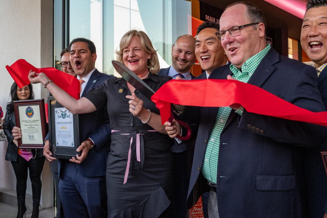 Bloomingdale’s at South Coast Plaza Holds Grand Opening Celebration After Renovations